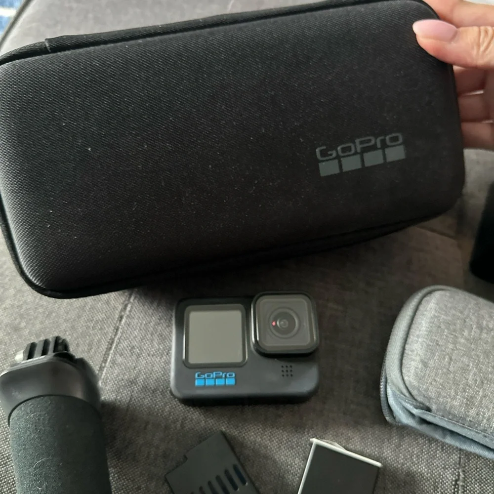 Go Pro 11 black camera with 12 piece accessories. - Picture 12 of 12